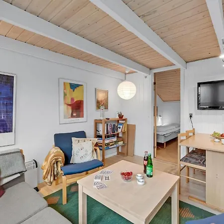 Prázdninový dům In With Kitchen